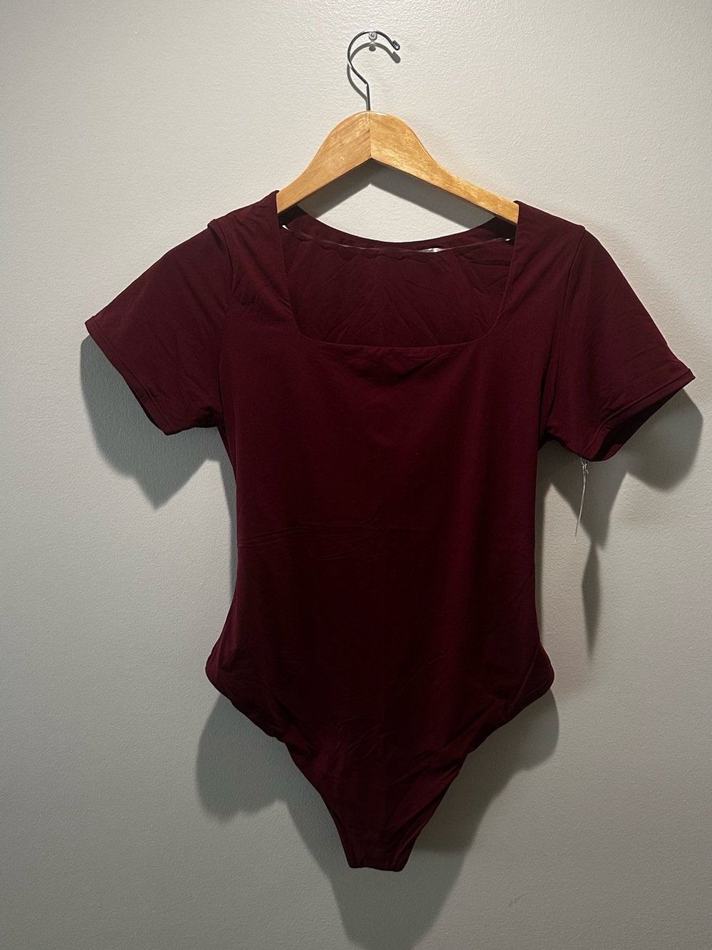 Scoop Neck Short Sleeve Bodysuit in Deep Wine